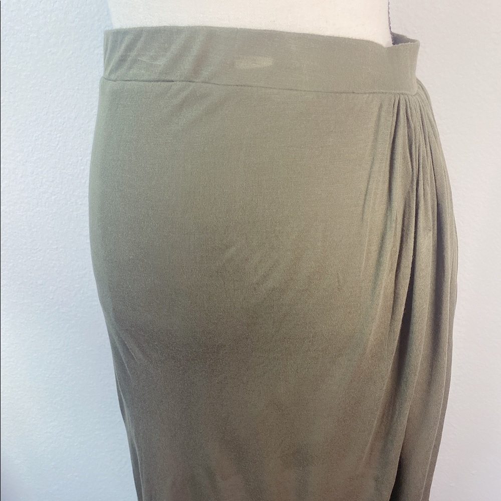 Express olive green asymmetrical skirt - Picture 2 of 8